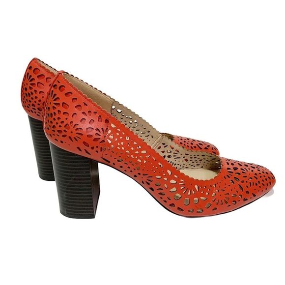 Isaac Mizrahi Orange Heels with Cutout Design - Picture 3 of 12